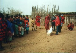 サンブルの家の周囲